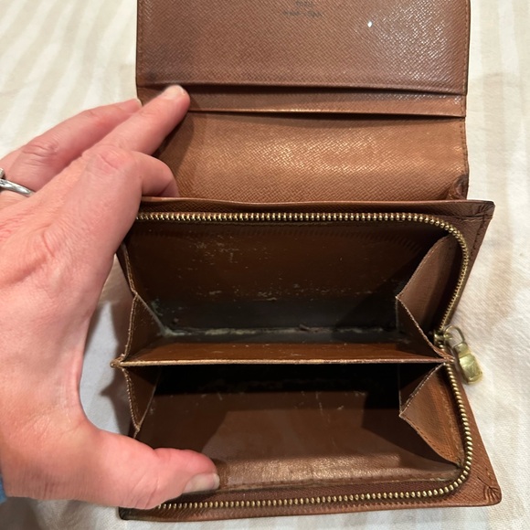 Louis Vuitton wallet - Picture 6 of 16